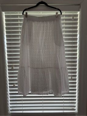 Time and Tru White Eyelet Midi Skirt with Ruffle Tier